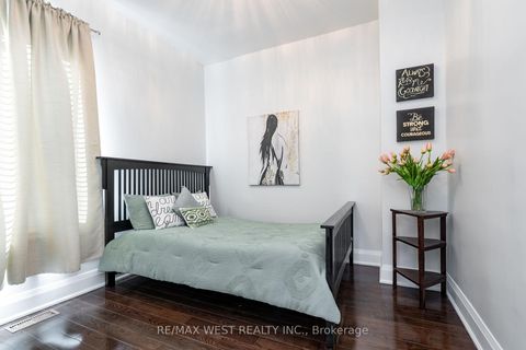Photo 18 at 540 Dufferin Street, Little Portugal, Toronto