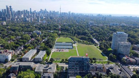Photo 33 at TH107 - 6 Parkwood Avenue, Casa Loma, Toronto