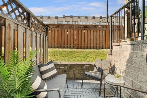 Photo 16 at 107 - 262 St Helens Avenue, Dufferin Grove, Toronto