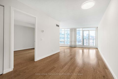 Photo 4 at 1002 - 373 Front Street W, Waterfront Communities C1, Toronto