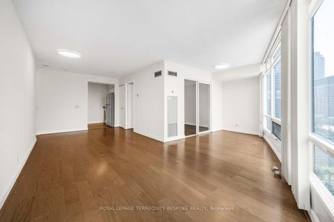 Photo 5 at 1002 - 373 Front Street W, Waterfront Communities C1, Toronto