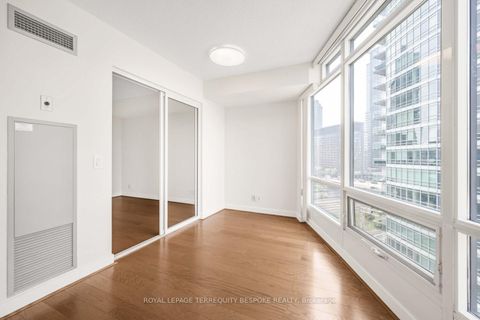 Photo 10 at 1002 - 373 Front Street W, Waterfront Communities C1, Toronto