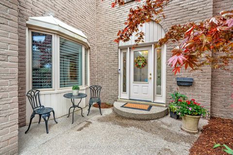 Photo 3 at 3282 Victoria Street, BR Bronte, Oakville