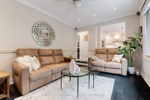 Photo 12 at 3282 Victoria Street, BR Bronte, Oakville