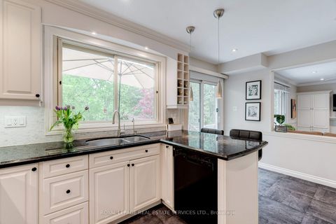 Photo 18 at 3282 Victoria Street, BR Bronte, Oakville