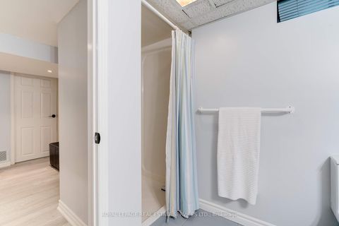 Photo 31 at 3282 Victoria Street, BR Bronte, Oakville
