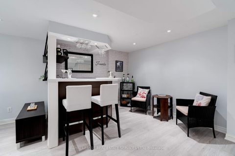 Photo 35 at 3282 Victoria Street, BR Bronte, Oakville