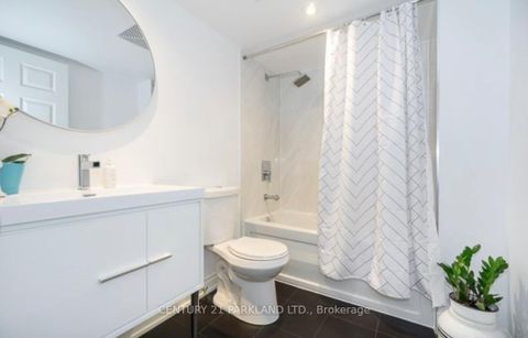 Photo 4 at 325 - 270 Wellington Street W, Waterfront Communities C1, Toronto