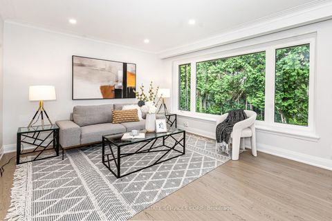 Photo 2 at 318 Paliser Crescent S, Harding, Richmond Hill