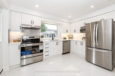Photo 9 at 318 Paliser Crescent S, Harding, Richmond Hill