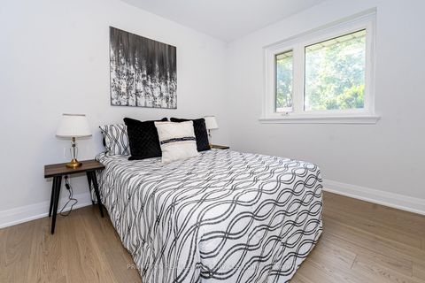 Photo 19 at 318 Paliser Crescent S, Harding, Richmond Hill