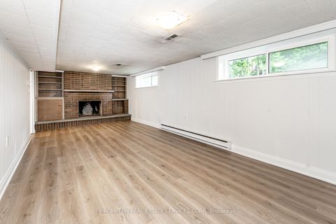 Photo 22 at 318 Paliser Crescent S, Harding, Richmond Hill
