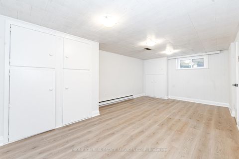 Photo 24 at 318 Paliser Crescent S, Harding, Richmond Hill