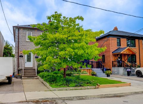 Photo 2 at 74 Cliff Street, Smythe, Toronto