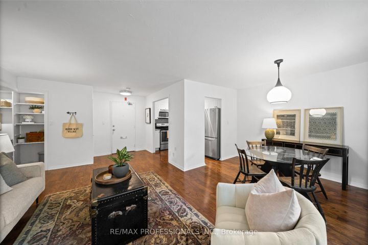 Photo 8 at 216 - 100 Coe Hill Drive, Swansea, Toronto
