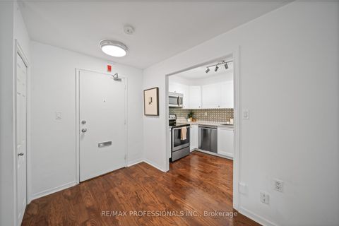 Photo 2 at 216 - 100 Coe Hill Drive, Swansea, Toronto