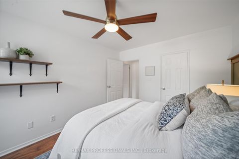 Photo 14 at 216 - 100 Coe Hill Drive, Swansea, Toronto