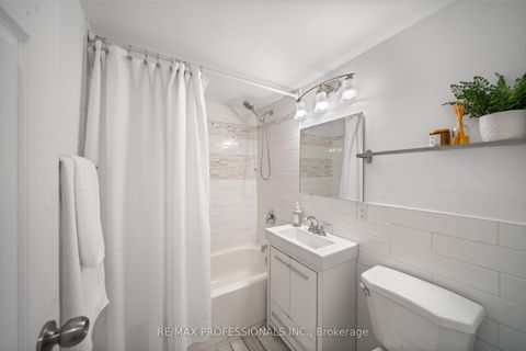 Photo 18 at 216 - 100 Coe Hill Drive, Swansea, Toronto