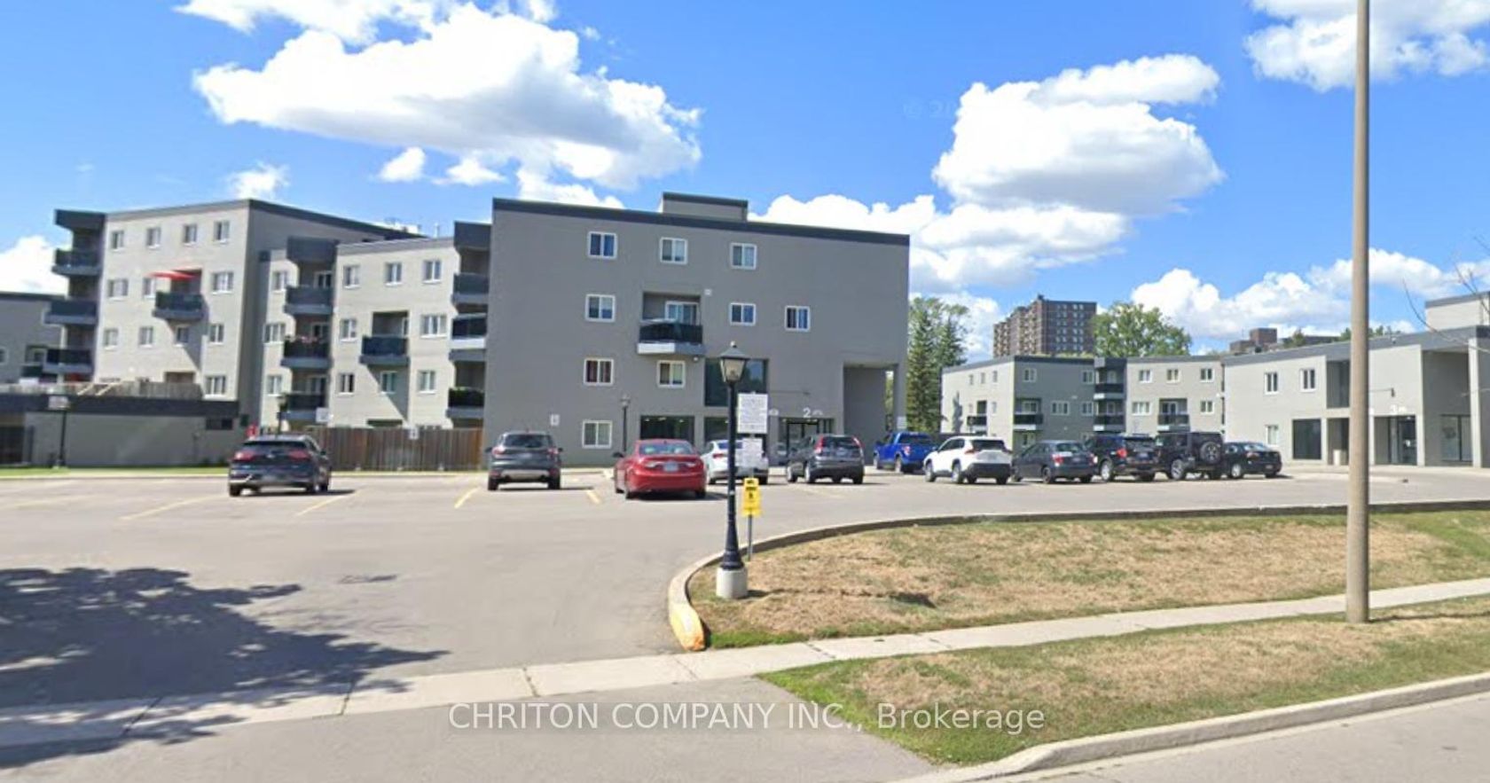 122 - 2001 Bonnymede Drive, Clarkson, Mississauga by Loree Meneguzzi Real Estate 122 - 2001 Bonnymede Drive, Clarkson, Mississauga