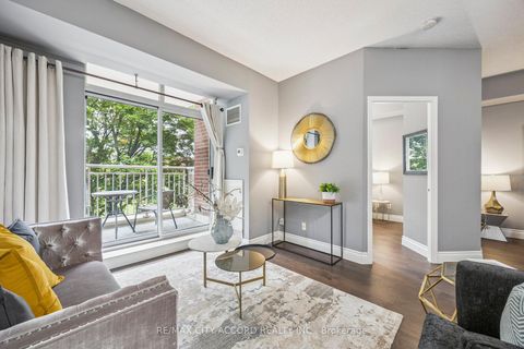 Photo 7 at 210 - 485 Rosewell Avenue, Lawrence Park South, Toronto