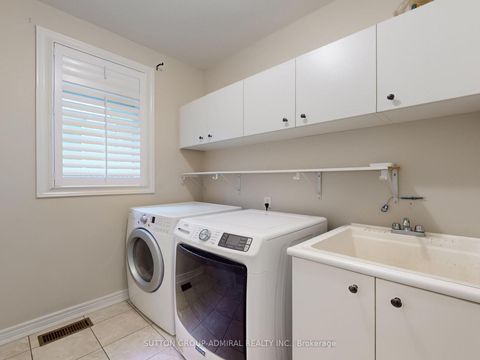 Photo 10 at 155 Vellore Avenue, Vellore Village, Vaughan