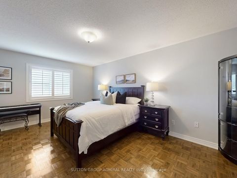 Photo 13 at 155 Vellore Avenue, Vellore Village, Vaughan