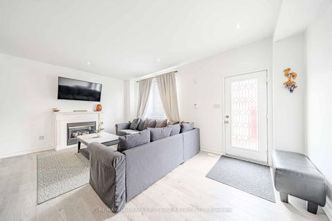 Photo 16 at 19 Kidd Terrace, York University Heights, Toronto