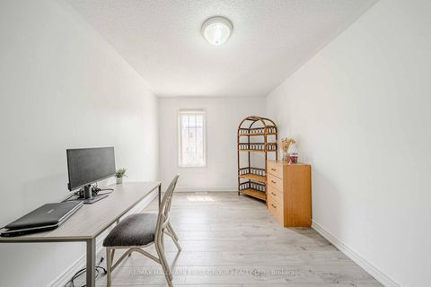 Photo 38 at 19 Kidd Terrace, York University Heights, Toronto