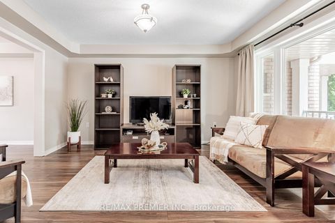Photo 4 at 215 Equator Crescent, Vellore Village, Vaughan