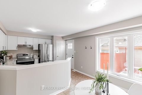 Photo 14 at 215 Equator Crescent, Vellore Village, Vaughan