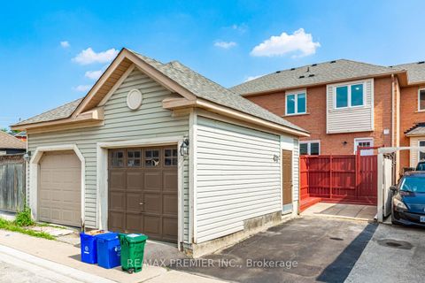 Photo 32 at 215 Equator Crescent, Vellore Village, Vaughan