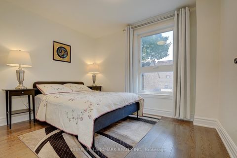 Photo 13 at 596 Palmerston Avenue, Annex, Toronto