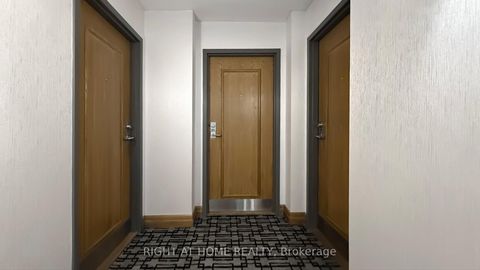 Photo 3 at 904 - 7 Concorde Place, Don Mills, Toronto