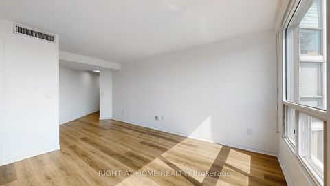 Photo 6 at 904 - 7 Concorde Place, Don Mills, Toronto
