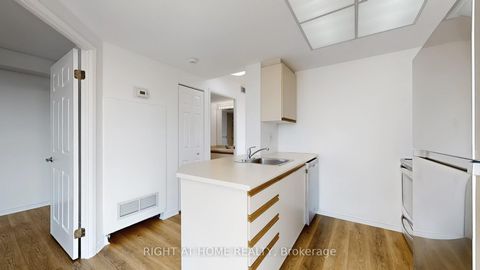 Photo 11 at 904 - 7 Concorde Place, Don Mills, Toronto
