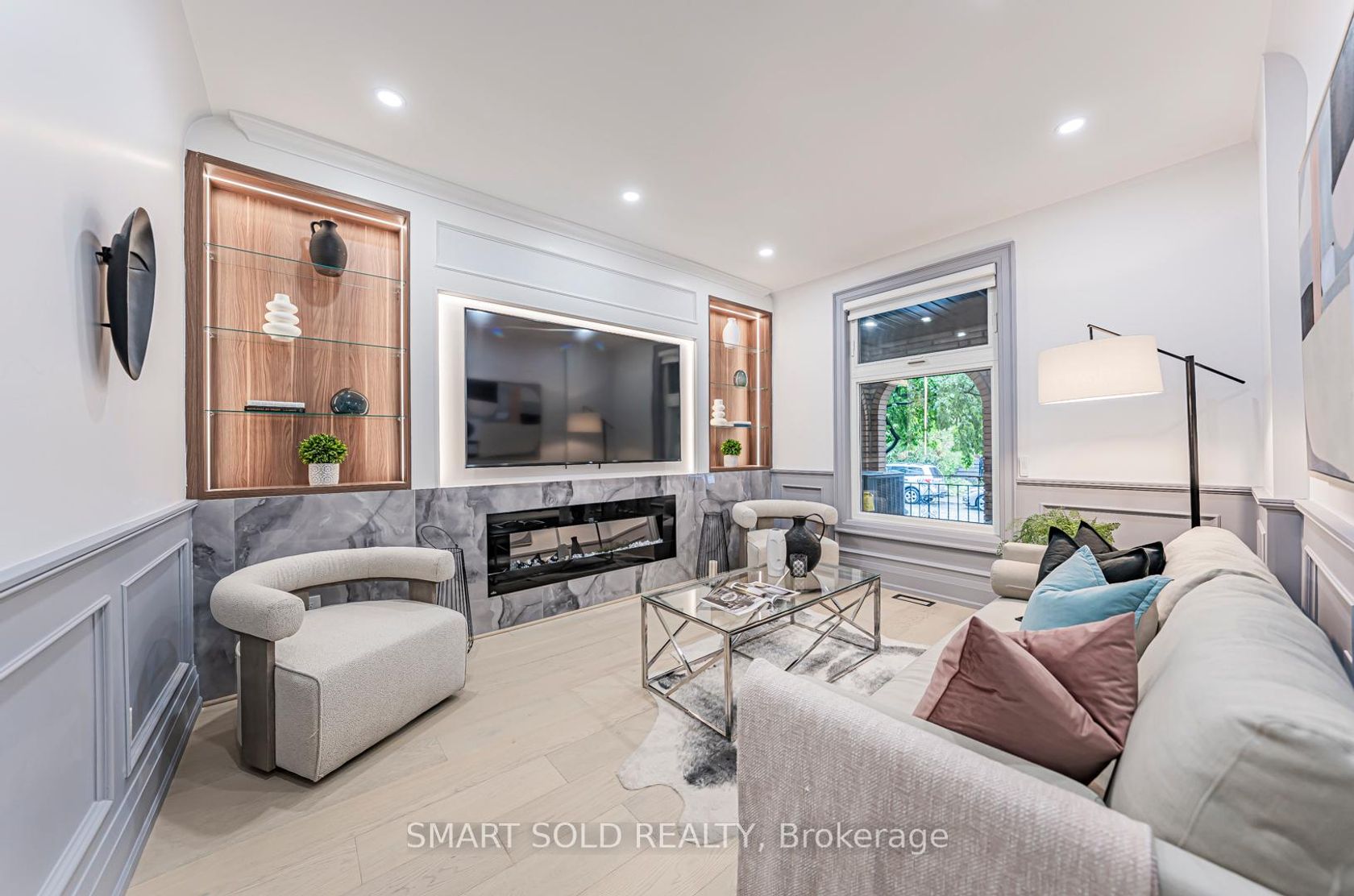 89 Concord Avenue, Little Italy, Toronto 