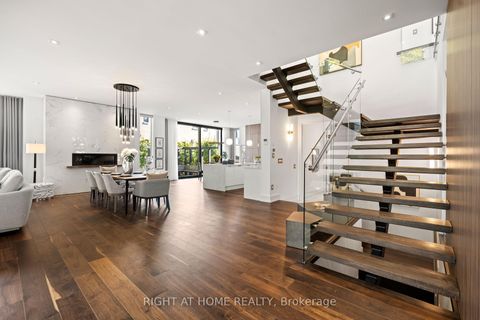 Photo 4 at 15 Fairmeadow Avenue, Windfields, Toronto