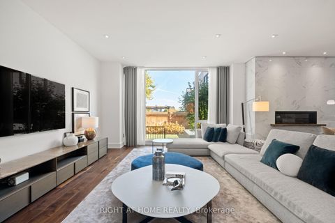 Photo 8 at 15 Fairmeadow Avenue, Windfields, Toronto