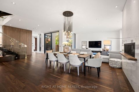 Photo 14 at 15 Fairmeadow Avenue, Windfields, Toronto