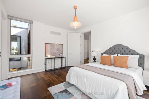 Photo 25 at 15 Fairmeadow Avenue, Windfields, Toronto