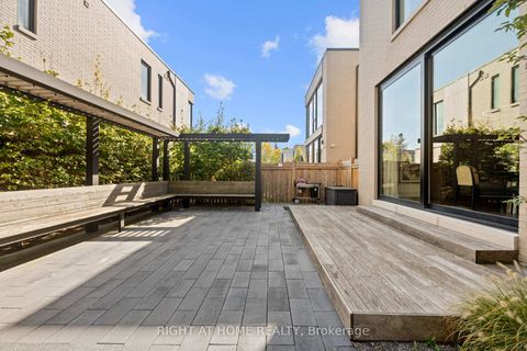 Photo 34 at 15 Fairmeadow Avenue, Windfields, Toronto