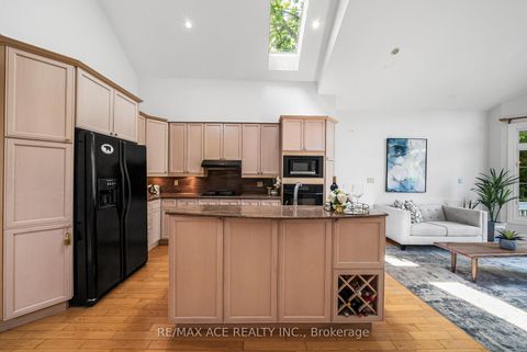 Photo 17 at 24 Abitibi Avenue, Newtonbrook East, Toronto