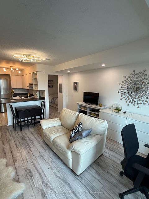 Photo 3 at 1701 - 750 Bay Street, Bay Street Corridor, Toronto Photo 3 at 1701 - 750 Bay Street, Bay Street Corridor, Toronto