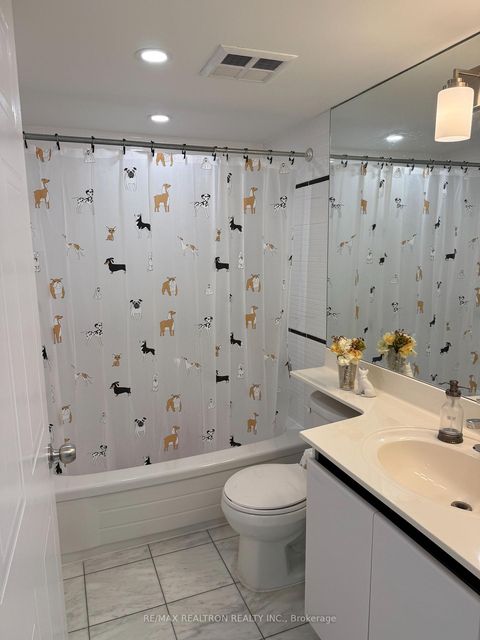 Photo 9 at 1701 - 750 Bay Street, Bay Street Corridor, Toronto Photo 9 at 1701 - 750 Bay Street, Bay Street Corridor, Toronto