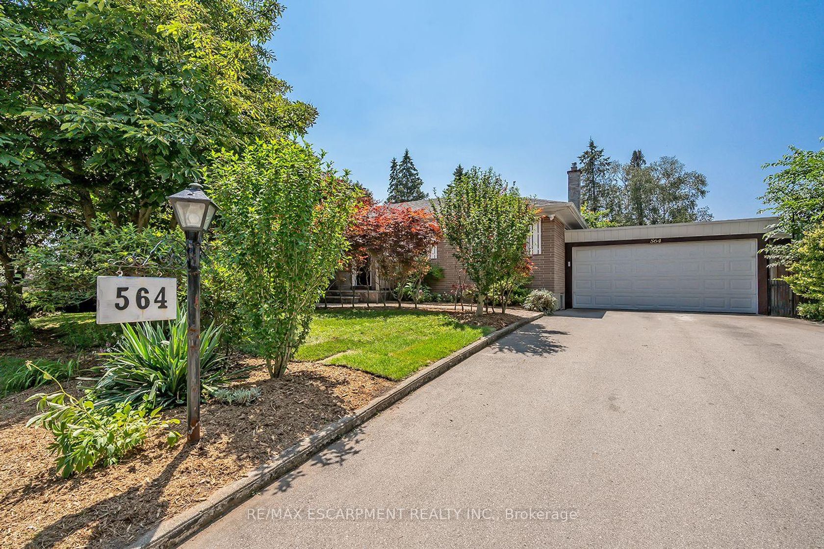 564 Maplehill Drive, Roseland, Burlington 