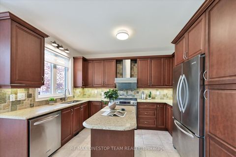Photo 12 at 82 Heritage Estates Road, Patterson, Vaughan