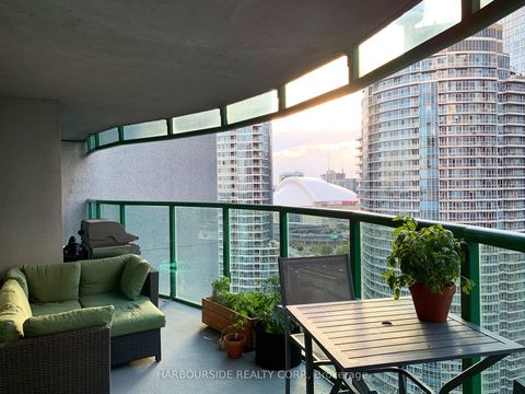 Photo 3 at 2901 - 77 Harbour Square, Waterfront Communities C1, Toronto