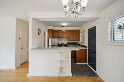 Photo 6 at 10 Mendip Crescent, Dorset Park, Toronto