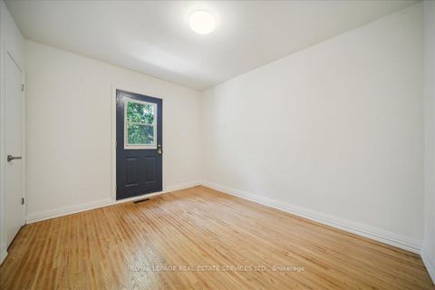 Photo 9 at 10 Mendip Crescent, Dorset Park, Toronto