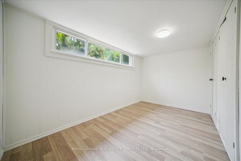 Photo 16 at 10 Mendip Crescent, Dorset Park, Toronto